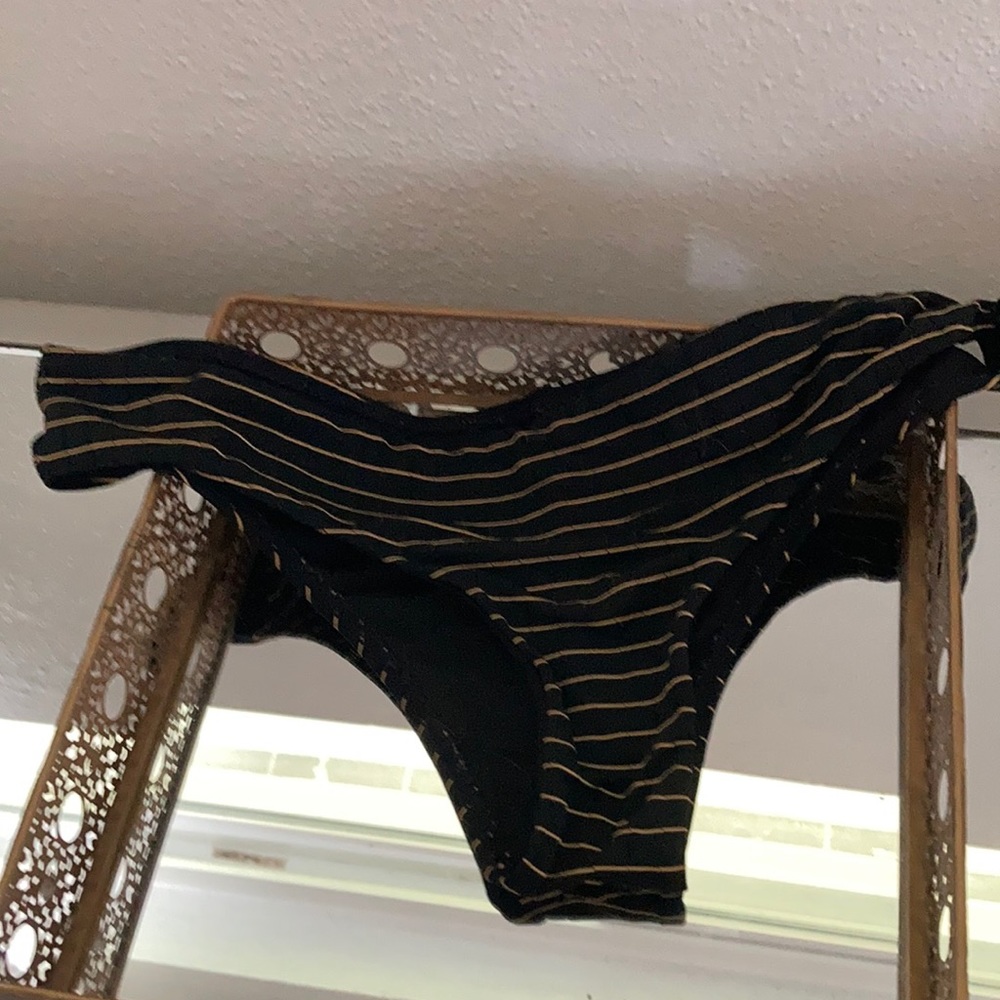Billabong bikini bottom